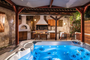 Beachside White apt-Ligaria beach